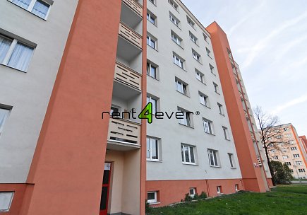 Pronájem bytu, Břevnov, Šantrochova, byt 2+1, 52 m2, balkon, sklep, výtah, nevybavený nábytkem, Rent4Ever.cz