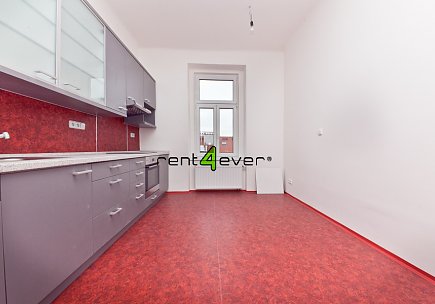 Pronájem bytu, Smíchov, Lidická, 3+1, 104 m2, cihla, výtah, 2x komora, nezařízený nábytkem, Rent4Ever.cz