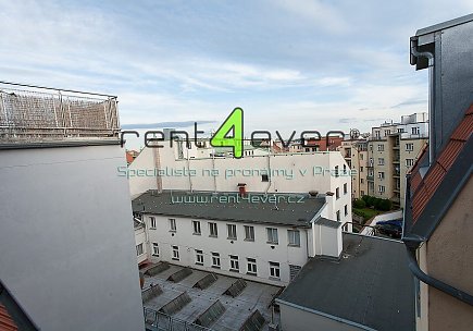 Pronájem bytu, Vršovice, Kozácká, 1+kk, 28 m2, garáž za příplatek, vestavěná skříň, zařízený, Rent4Ever.cz