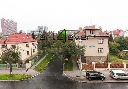 Pronájem bytu, Strašnice, Kounická, atypický byt, 86 m2, cihla, částečně zařízený, Rent4Ever.cz