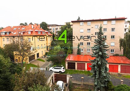 Pronájem bytu, Smíchov, Fráni Šrámka, 2+1, 62 m2, cihla, komora, zahrada, nezařízený nábytkem, Rent4Ever.cz