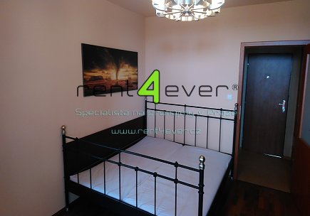 Pronájem bytu, Krč, Horáčkova, 1+1, 30 m2, lodžie, výtah, klimatizace, zařízený nábytkem, Rent4Ever.cz
