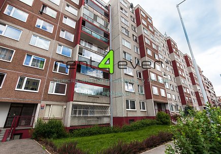 Pronájem bytu, Stodůlky, Blattného, 1+kk, 33 m2, výtah, nezařízený, Rent4Ever.cz