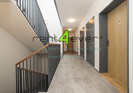 Pronájem bytu, Liboc, Evropská, 2+kk, 50 m2, novostavba, výtah, balkon, nezařízený nábytkem, Rent4Ever.cz