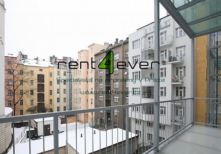 Pronájem bytu, Metro A Jiřího z Poděbrad, 2+kk, 72 m2, cihla, výtah, balkon, nezařízený, Rent4Ever.cz
