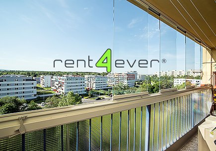 Pronájem bytu, Háje, Stříbrského, 3+1, 75 m2, po rekonstrukci, výtah, balkon, částečně zařízený, Rent4Ever.cz
