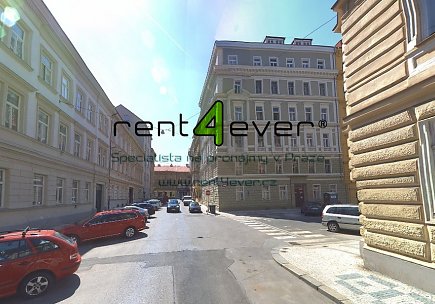 Pronájem bytu, Smíchov, Malátova, 4+1, 120m2, výtah, komora, sklep, nezařízené, Rent4Ever.cz