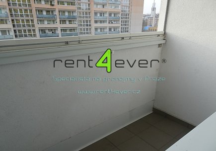 Pronájem bytu, Vršovice, Taškentská, byt 2+kk, 60 m2, výtah, 2x lodžie, sklep, nezařízený, Rent4Ever.cz