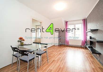 Pronájem bytu, Smíchov, Radlická, půdní byt 2+kk, 54m2, po rekonstrukci, cihla, částečně  zařízený, Rent4Ever.cz