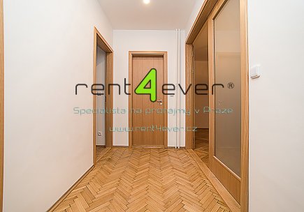 Pronájem bytu, Vinohrady, Šmilovského, byt 2+1, 83 m2, cihla, balkon, výtah, částečně zařízený, Rent4Ever.cz