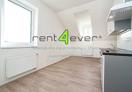 Pronájem bytu, Libuš, Nad šejdrem, 1+kk v RD, 26 m2, po rekonstrukci, cihla, nezařízený nábytkem, Rent4Ever.cz