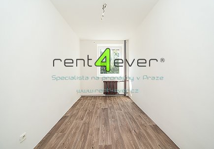 Pronájem bytu, Štěrboholy, Pod areálem, byt 4+1 v RD, po částečné rekonstrukci, nezařízený, Rent4Ever.cz