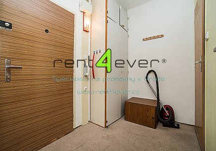 Pronájem bytu, Chodov, Benkova, 1+1, 35 m2, výtah, zařízeno nábytkem, Rent4Ever.cz