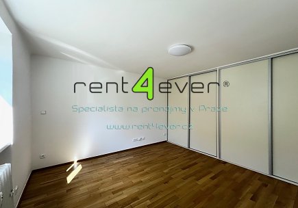 Pronájem bytu, Liboc, Nová Šárka, byt 2+1, 60 m2, po rekonstrukci, komora, částečně zařízený, Rent4Ever.cz