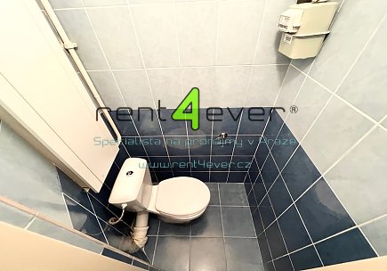 Pronájem bytu, Žižkov, V Domově, byt 1+kk, 29 m2, cihla, patro na spaní, zařízený nábytkem, Rent4Ever.cz