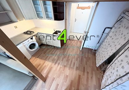 Pronájem bytu, Žižkov, V Domově, byt 1+kk, 29 m2, cihla, patro na spaní, zařízený nábytkem, Rent4Ever.cz