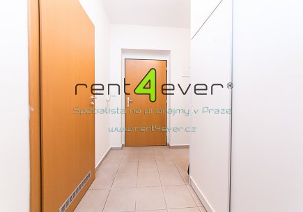 Pronájem bytu, Vinoř, Českodubská, 1+kk, 50 m2, novostavba, parkovací stání, částečně zařízený, Rent4Ever.cz