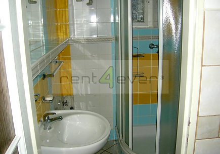 Pronájem bytu, Strašnice, Kounická, byt 1+kk, 24 m2, sklep, vestavěné patro, zařízený , Rent4Ever.cz