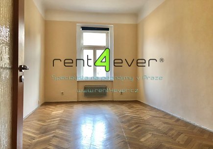 Pronájem bytu, Košíře, Plzeňská, byt 1+1, 47 m2, po rekonstrukci, cihla, nevybavený nábytkem, Rent4Ever.cz
