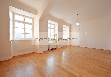 Pronájem bytu, Hradčany, Loretánská, byt 2+kk, 59 m2, cihla, částečně zařízený nábytkem, Rent4Ever.cz