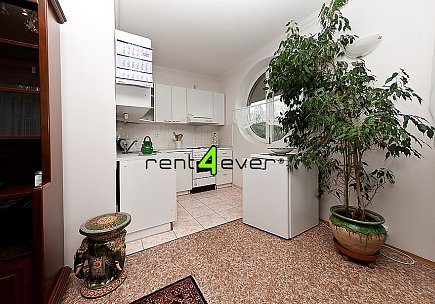 Pronájem bytu, Košíře, Zahradníčkova, byt 2+kk, 56 m2, terasa, výtah, bezbariérový, zařízený, Rent4Ever.cz