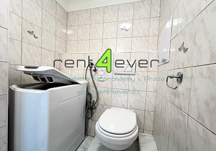 Pronájem bytu, Troja, Krynická, 1+kk, 30 m2, po rekonstrukci, výtah, nezařízený nábytkem, Rent4Ever.cz