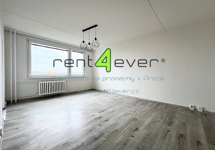 Pronájem bytu, Troja, Krynická, 1+kk, 30 m2, po rekonstrukci, výtah, nezařízený nábytkem, Rent4Ever.cz