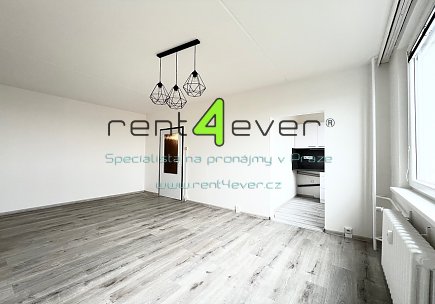 Pronájem bytu, Troja, Krynická, 1+kk, 30 m2, po rekonstrukci, výtah, nezařízený nábytkem, Rent4Ever.cz