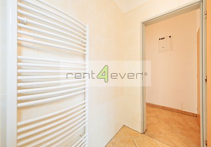 Pronájem bytu, Radotín, Nýřanská, 2+1, 78m2, cihla, balkon, nezařízený, Rent4Ever.cz