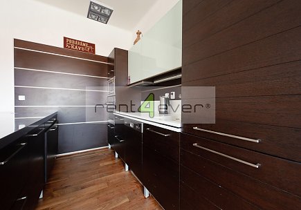 Pronájem bytu, Smíchov, U Santošky, 2+kk, 89 m2, cihla, 2x balkon, bezbariérový, zařízený, Rent4Ever.cz