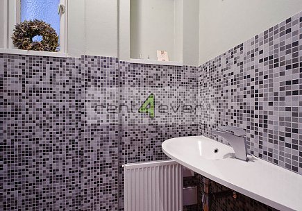 Pronájem bytu, Smíchov, U Santošky, 2+kk, 89 m2, cihla, 2x balkon, bezbariérový, zařízený, Rent4Ever.cz