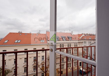 Pronájem bytu, Smíchov, U Santošky, 2+kk, 89 m2, cihla, 2x balkon, bezbariérový, zařízený, Rent4Ever.cz