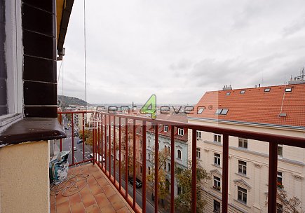 Pronájem bytu, Smíchov, U Santošky, 2+kk, 89 m2, cihla, 2x balkon, bezbariérový, zařízený, Rent4Ever.cz