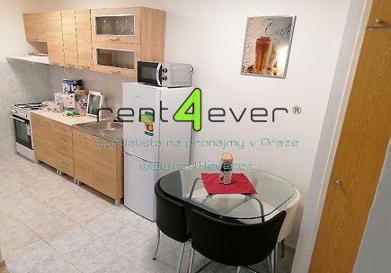 Pronájem bytu, Lhotka, Toušeňská, 3+1, 82 m2, po rekonstrukci, balkon, sklep, zařízený, Rent4Ever.cz