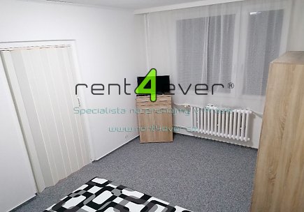 Pronájem bytu, Lhotka, Toušeňská, 3+1, 82 m2, po rekonstrukci, balkon, sklep, zařízený, Rent4Ever.cz