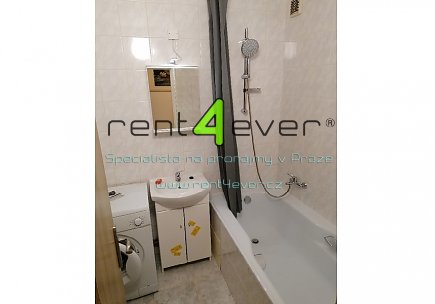 Pronájem bytu, Lhotka, Toušeňská, 3+1, 82 m2, po rekonstrukci, balkon, sklep, zařízený, Rent4Ever.cz