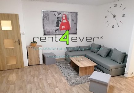 Pronájem bytu, Lhotka, Toušeňská, 3+1, 82 m2, po rekonstrukci, balkon, sklep, zařízený, Rent4Ever.cz