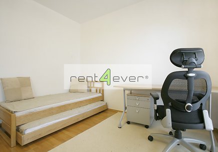 Pronájem bytu, Košíře, Na pomezí, byt 3+kk, 80 m2, cihla, balkon, výtah, vybavený nábytkem, Rent4Ever.cz
