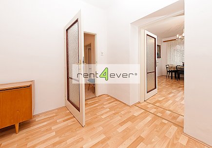 Pronájem bytu, Strašnice, Konojedská, byt 2+1, 52 m2, v RD, po rekonstrukci, garáž, nezařízený, Rent4Ever.cz