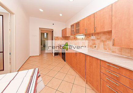 Pronájem bytu, Strašnice, Konojedská, byt 2+1, 52 m2, v RD, po rekonstrukci, garáž, nezařízený, Rent4Ever.cz