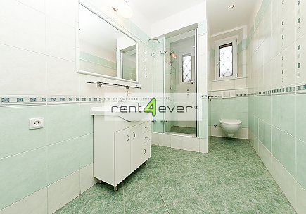 Pronájem bytu, Strašnice, Konojedská, byt 2+1, 52 m2, v RD, po rekonstrukci, garáž, nezařízený, Rent4Ever.cz