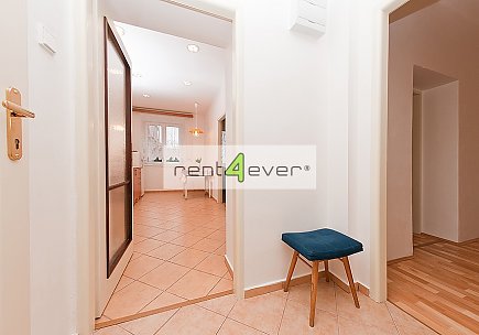 Pronájem bytu, Strašnice, Konojedská, byt 2+1, 52 m2, v RD, po rekonstrukci, garáž, nezařízený, Rent4Ever.cz