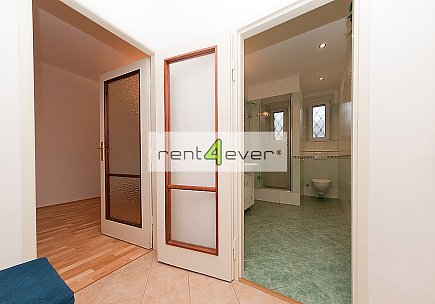 Pronájem bytu, Strašnice, Konojedská, byt 2+1, 52 m2, v RD, po rekonstrukci, garáž, nezařízený, Rent4Ever.cz