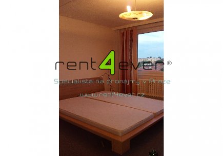 Pronájem bytu, Hlubočepy, Peškova, byt 1+kk, 30 m2, sklep, výtah, částečně zařízený nábytkem, Rent4Ever.cz