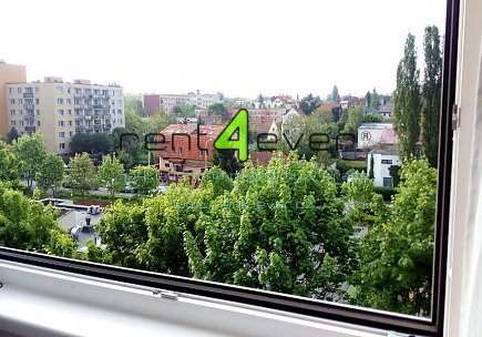 Pronájem bytu, Hlubočepy, Peškova, byt 1+kk, 30 m2, sklep, výtah, částečně zařízený nábytkem, Rent4Ever.cz