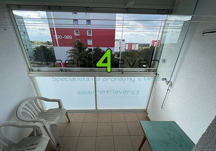 Pronájem bytu, Černý Most, Kpt. Stránského, 2+kk, 45 m2, lodžie, sklep, 2 výtahy, zařízený nábytkem, Rent4Ever.cz