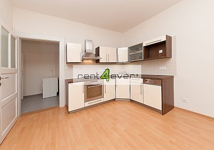 Pronájem bytu, Žižkov, Buchovcova, 2+kk, 44 m2, cihla, po rekonstrukci, sklep, výtah, nezařízený, Rent4Ever.cz