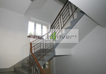 Pronájem bytu, Žižkov, Na mokřině, byt 1+1, 44 m2, cihla, po rekonstrukci, nezařízený, Rent4Ever.cz