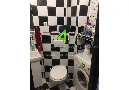 Pronájem bytu, Smíchov, Pod Děvínem, byt 2+kk, 36 m2, po rekonstrukci, sklep, částečně zařízený, Rent4Ever.cz