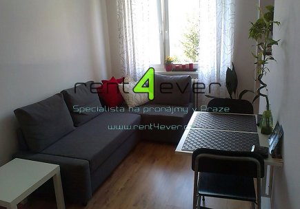 Pronájem bytu, Smíchov, Pod Děvínem, 2+kk, 36 m2, po rekonstrukci, sklep, výtah, částečně zařízený, Rent4Ever.cz